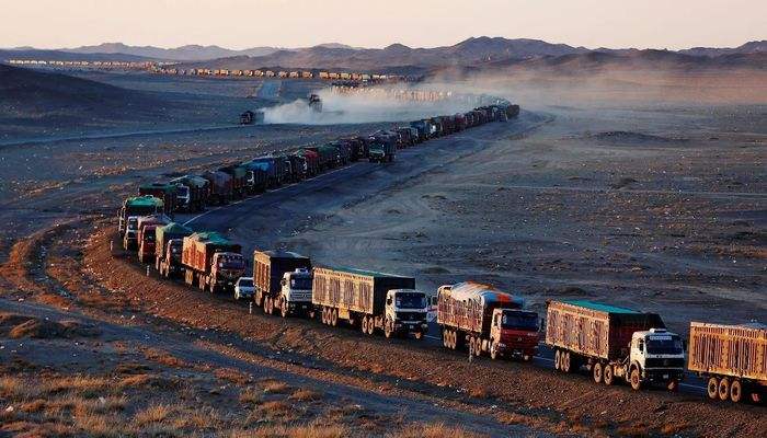 蒙古国“现状”，海军夏天运羊毛，冬天捕鱼，还有25个探秘冷知识