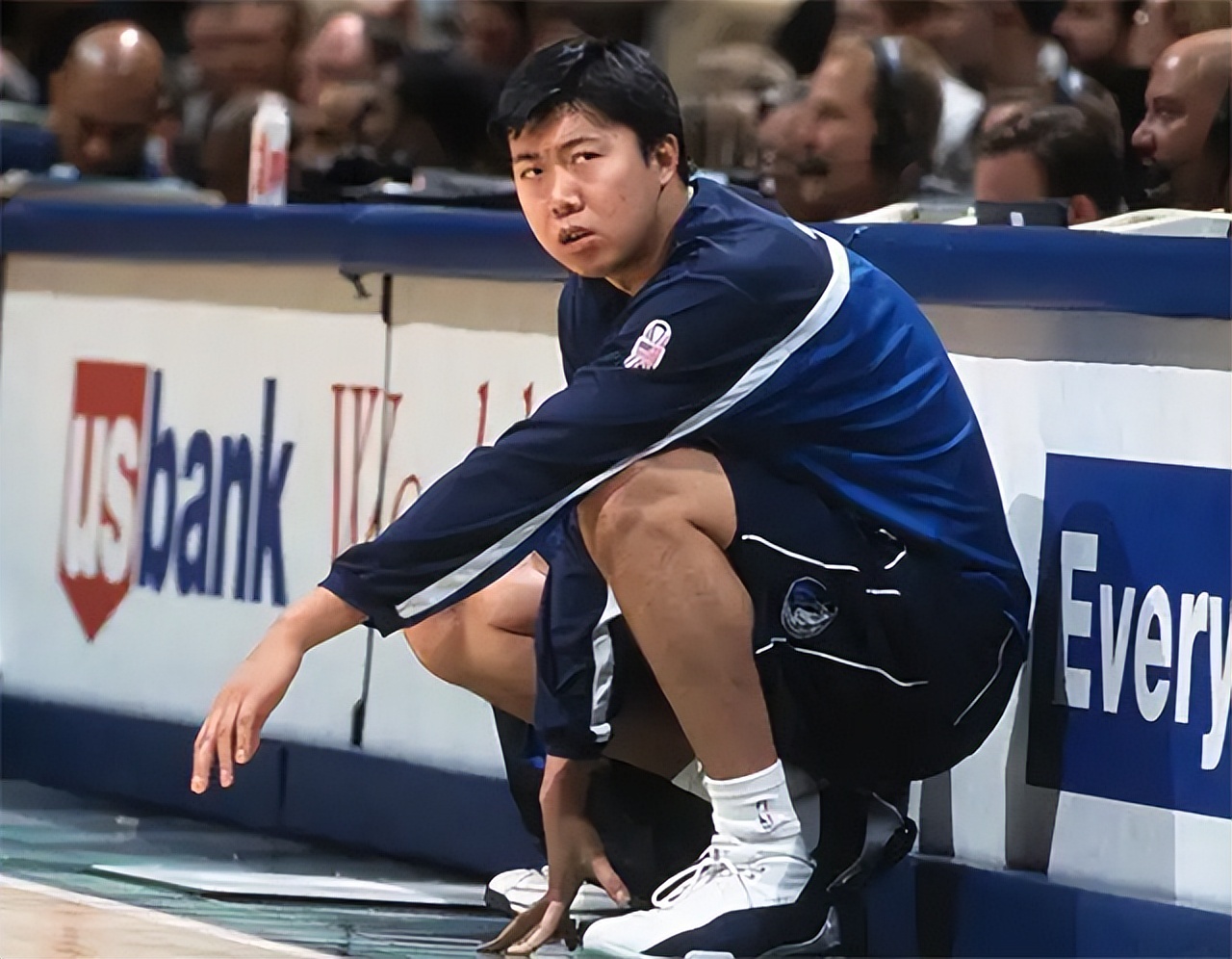 王治郅老婆周蕾身高（19年，王治郅二婚娶小14岁美女主持，与前妻的18岁儿子身高2米05）