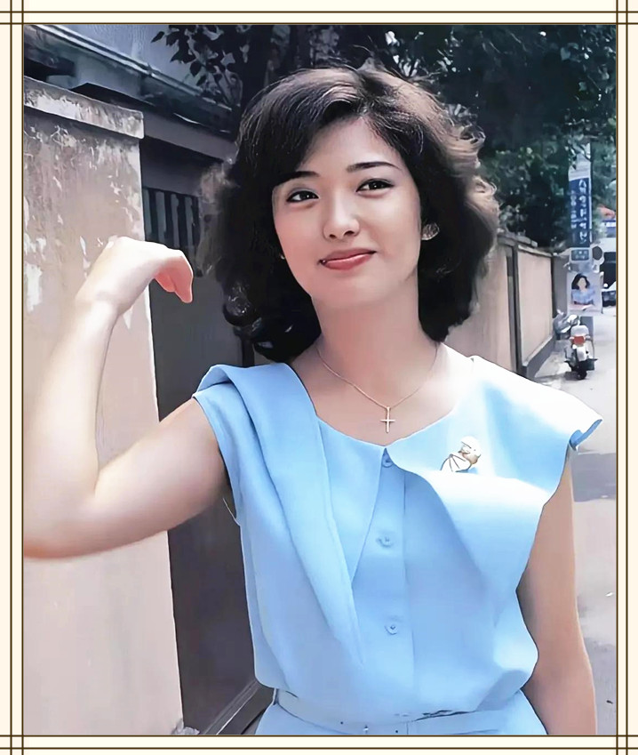 从摇滚小青年到居家型男，三浦友和年轻时好潮，极简风引领时尚