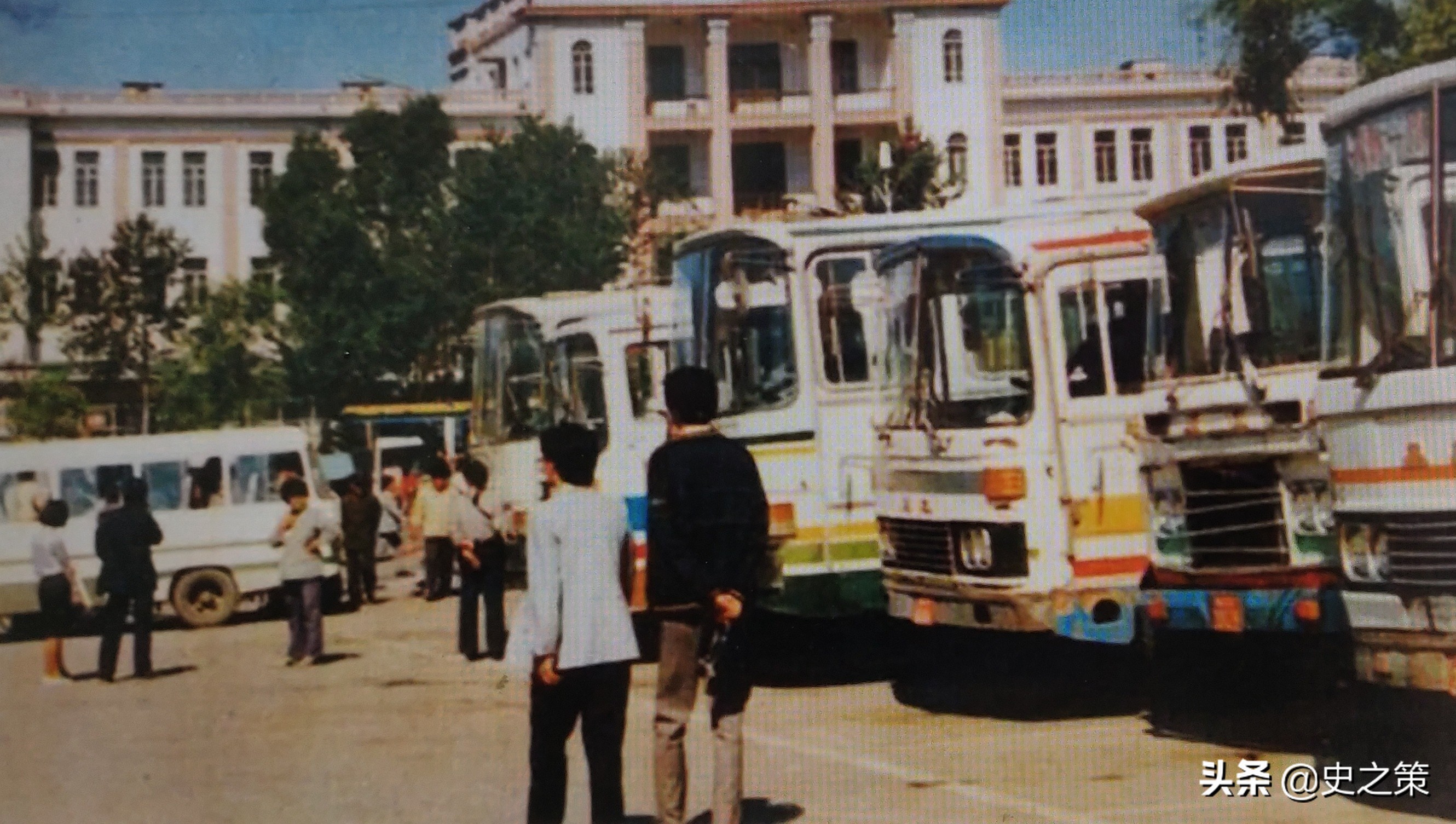 98年，4名聋哑学生被拐，警察救出3个，第4人看完电视自己跑回家