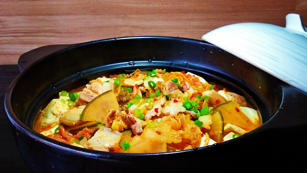 【白菜豆腐煲】做法步骤图 营养丰富 又是嚯嚯米饭的一餐-起舞食谱网