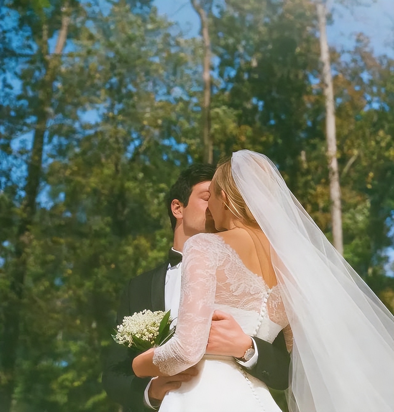 伊万卡的“苦命”妯娌：超模小KK年入千万，依然入不了婆家的法眼