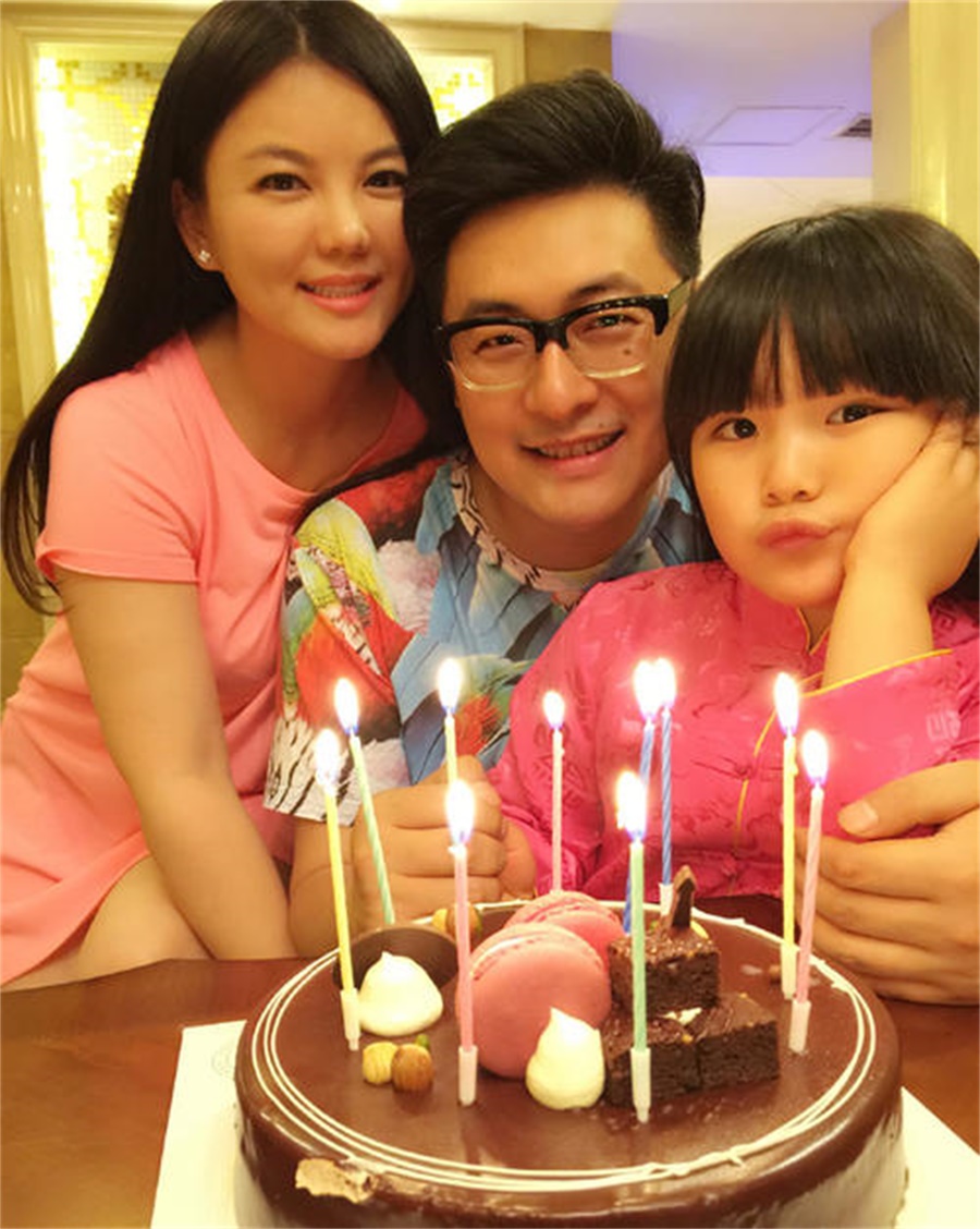 《爸爸去哪儿》夫妻现状,张亮与前妻寇静假离婚,明星生活搞不懂