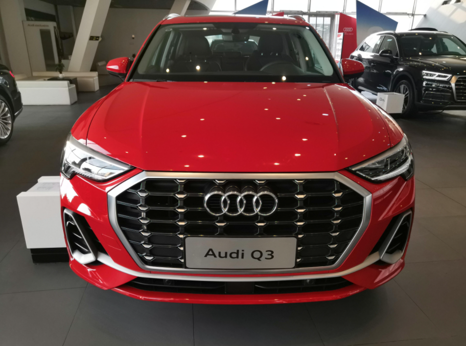 女的开什么车既实用又好看（女生开哪款车合适些）