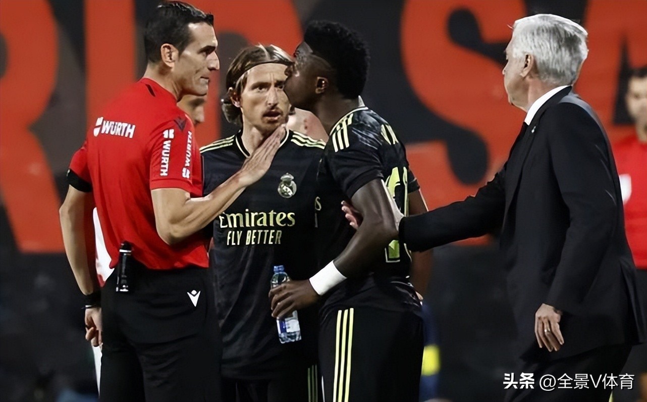 送给对手新赛季西甲客场首败（2-3！西甲爆大冷：皇马遭遇赛季首败，落后巴萨2分无缘重返榜首）