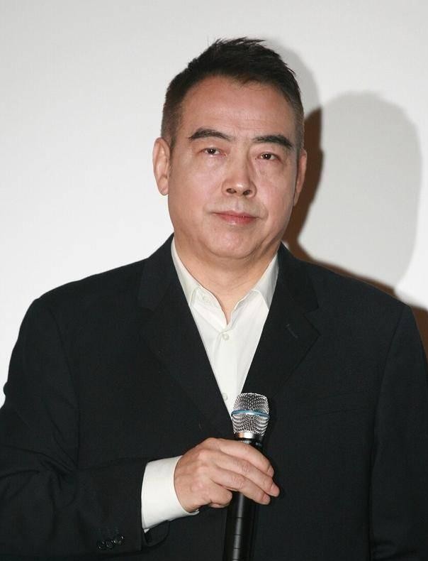 同样被陈凯歌爱过,54岁陈红和54岁许晴现在的容貌,真是天差地别