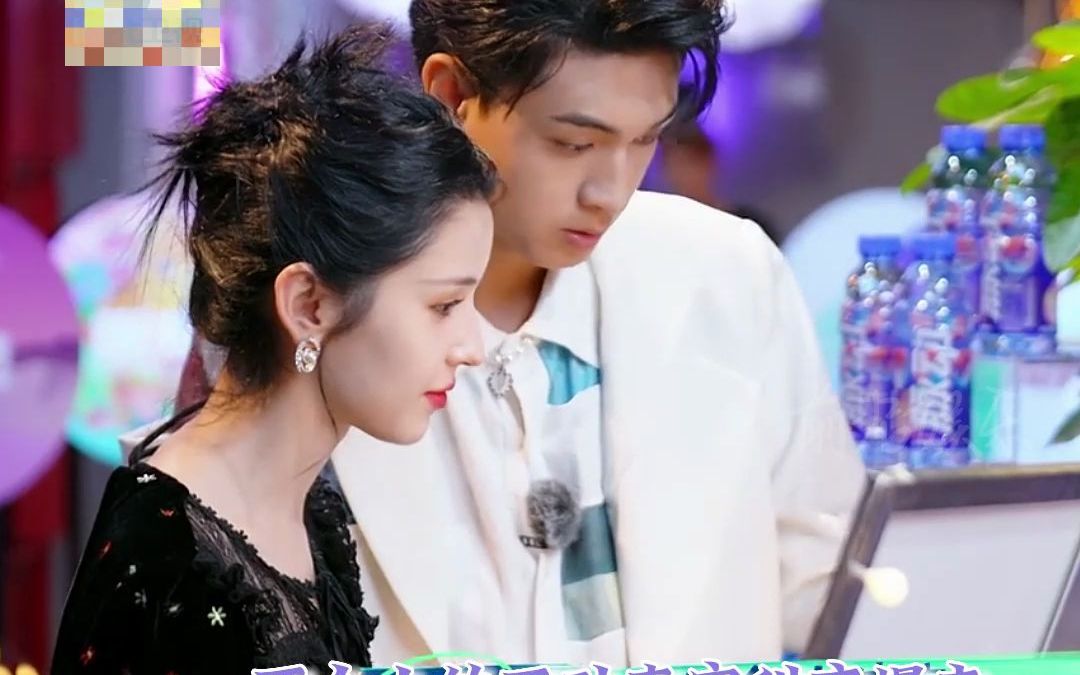 娱乐圈又一对情侣?秦霄贤哈尼克孜甜蜜蹦极,相拥接吻太幸福