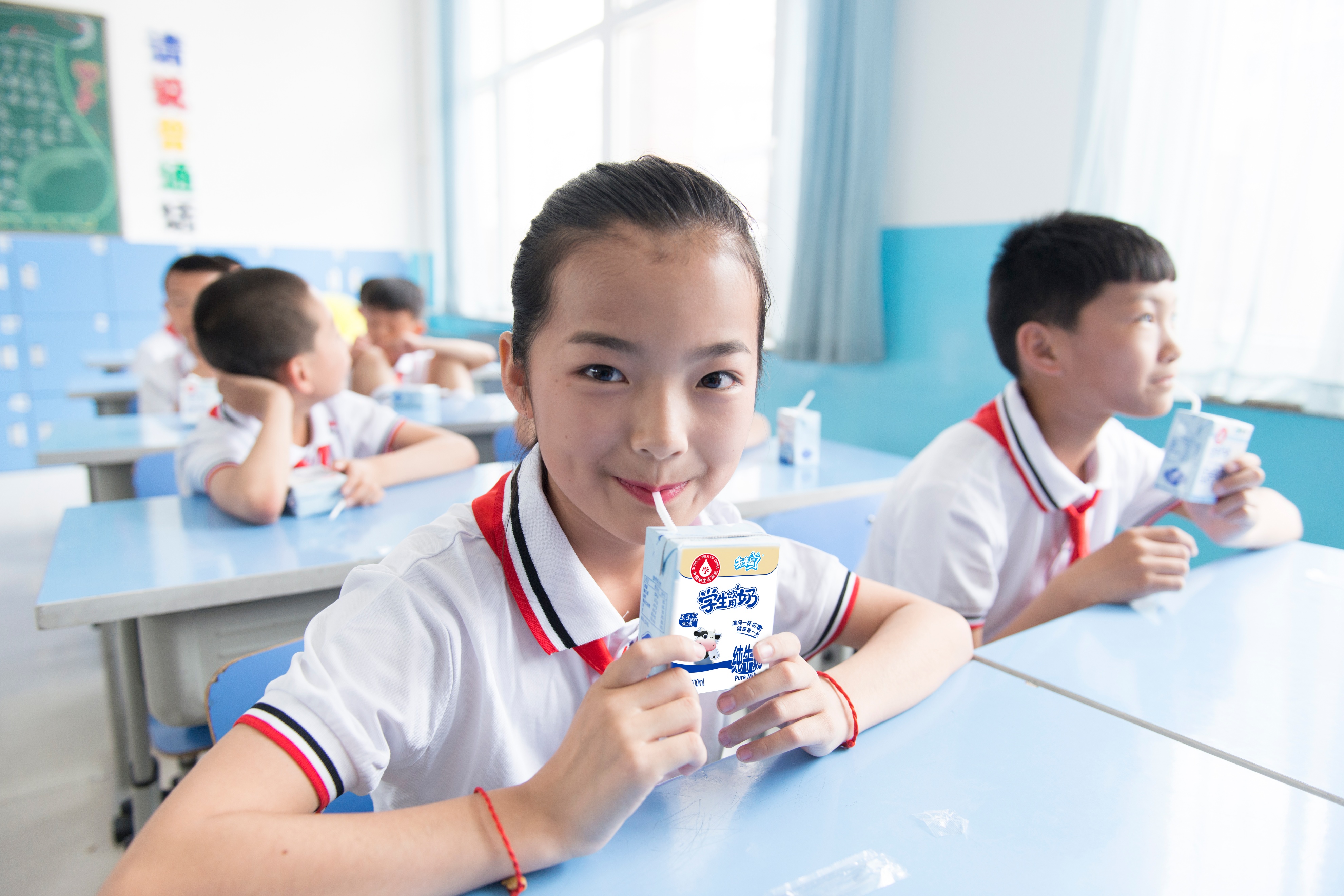湖北省教育廳發(fā)文：倡導(dǎo)每日上下午科學(xué)飲奶 向高中教育階段延伸