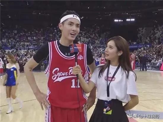 nba女主持人都有哪些人（美娜凭什么能够力压周玲安孟超沈洋陆垠箐成NBA第一篮球女主播？）