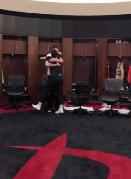 周琦为什么被nba裁了（服了！周琦离开火箭的原因曝光）