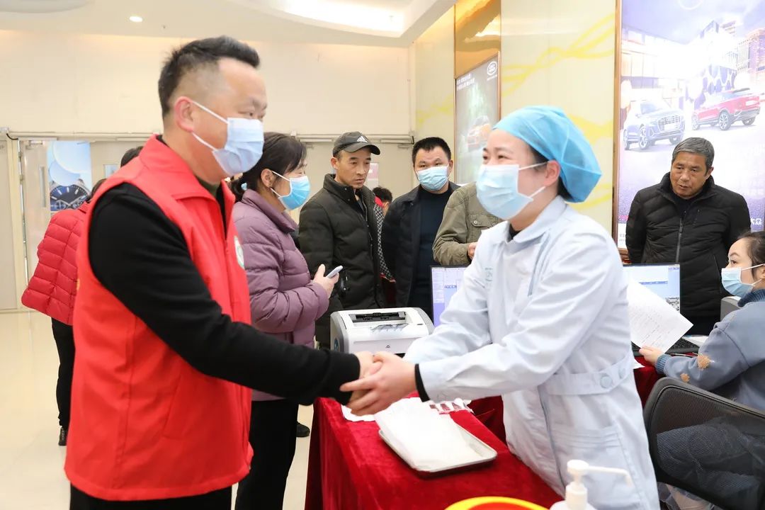 当“天使白”遇见“志愿红”，惠景人这样学雷锋