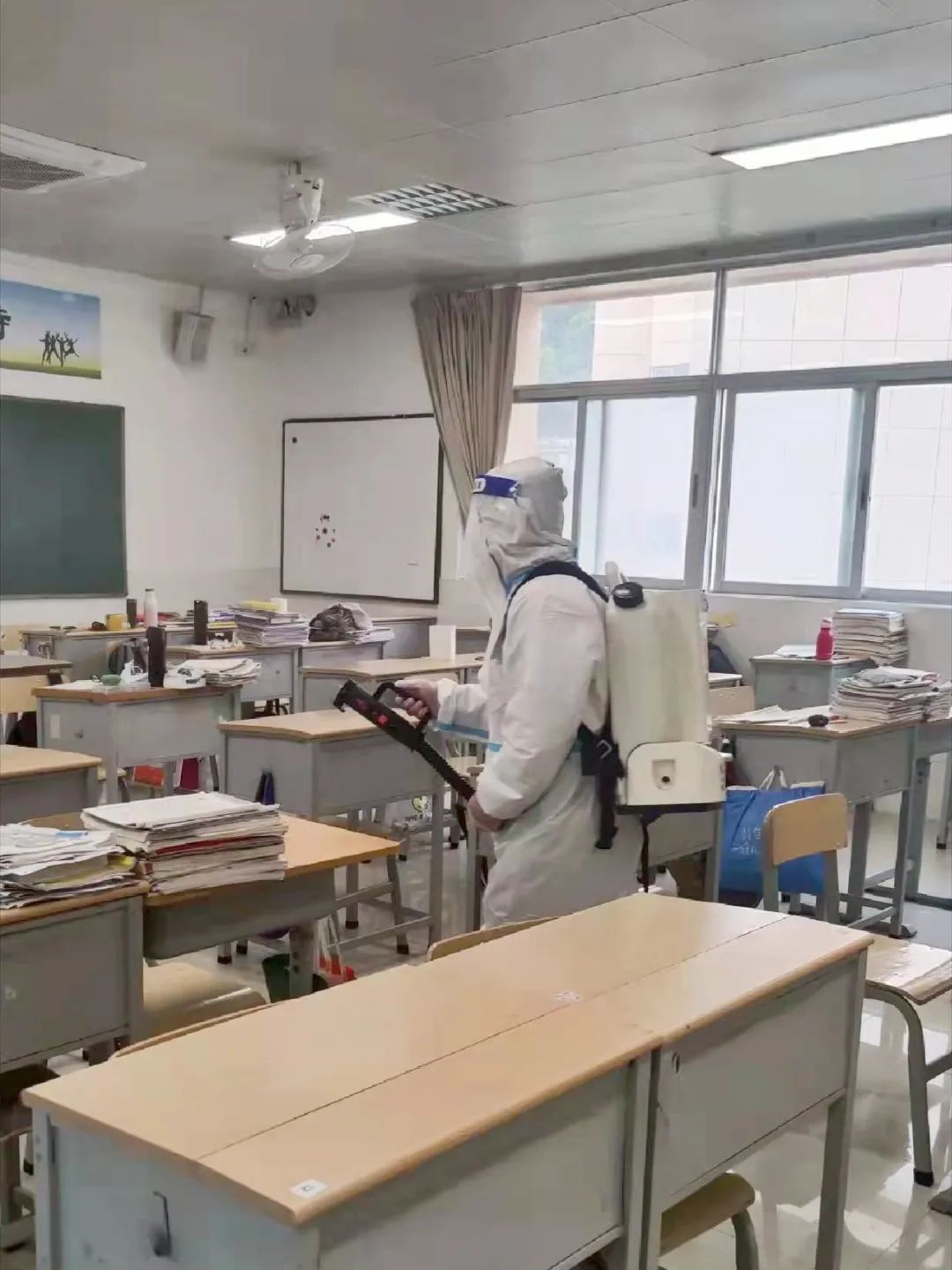 深圳第二实验学校｜师生封闭管理，头发长了咋办？