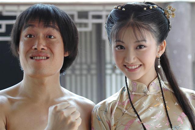 而且,虽然景甜的妆容称得上精致,但是在大众视线中,反响平平.