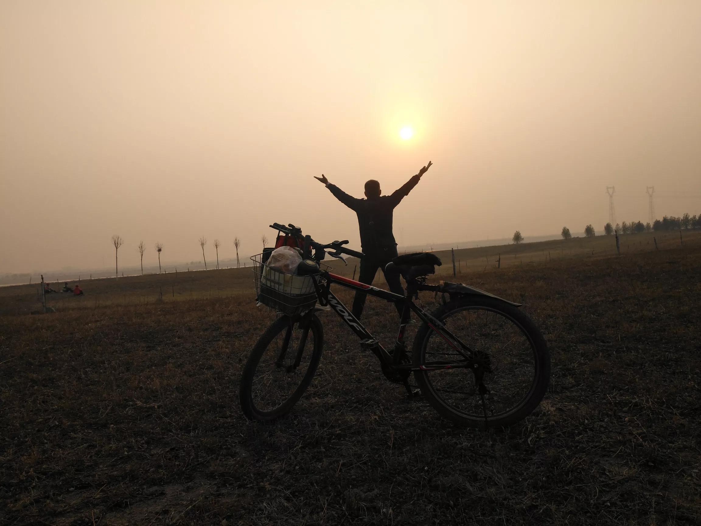 「诗」有一种爱叫与你骑行