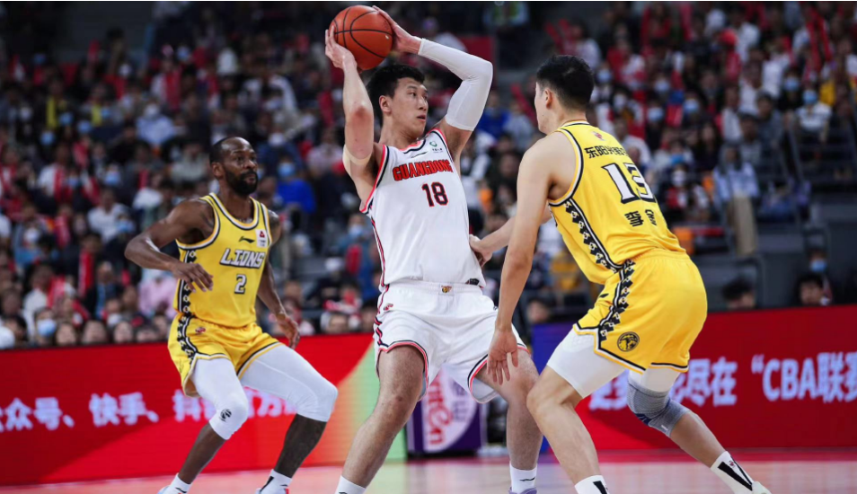 cba裁判水平为什么那么差（是裁判水平不够，还是故意偏袒广东队，任骏飞的这个动作可以说说）