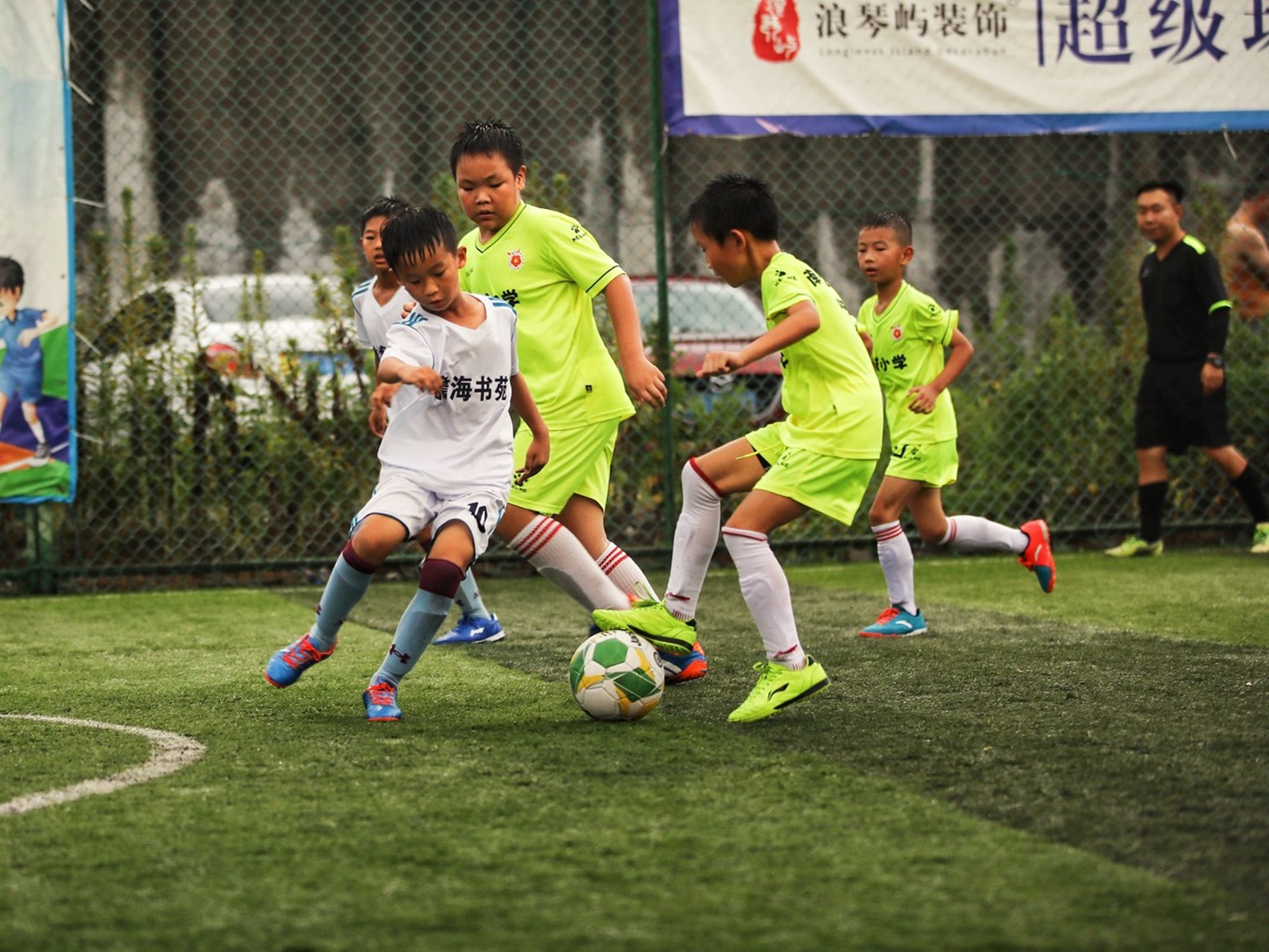 中国足球年终盘点：假球、欠薪、解散，女足登顶亚洲，男足输越南