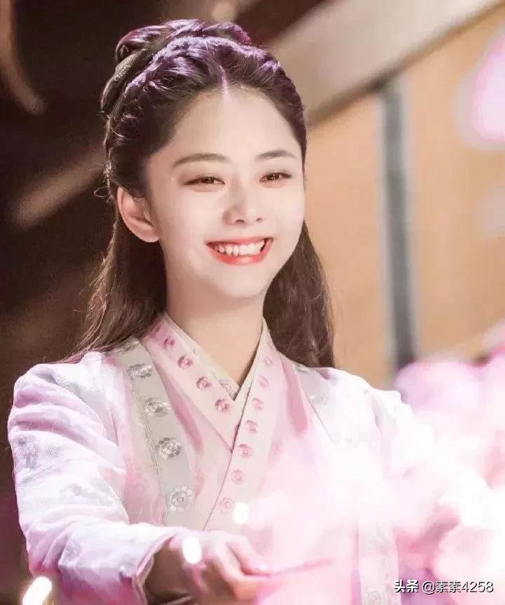 谭松韵是天山童姥吗，30岁还长得跟18岁的高中生一样