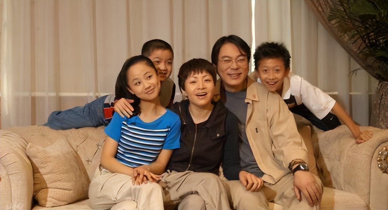 同样因《家有儿女》大火，杨紫张一山风生水起，而尤浩然去哪了？