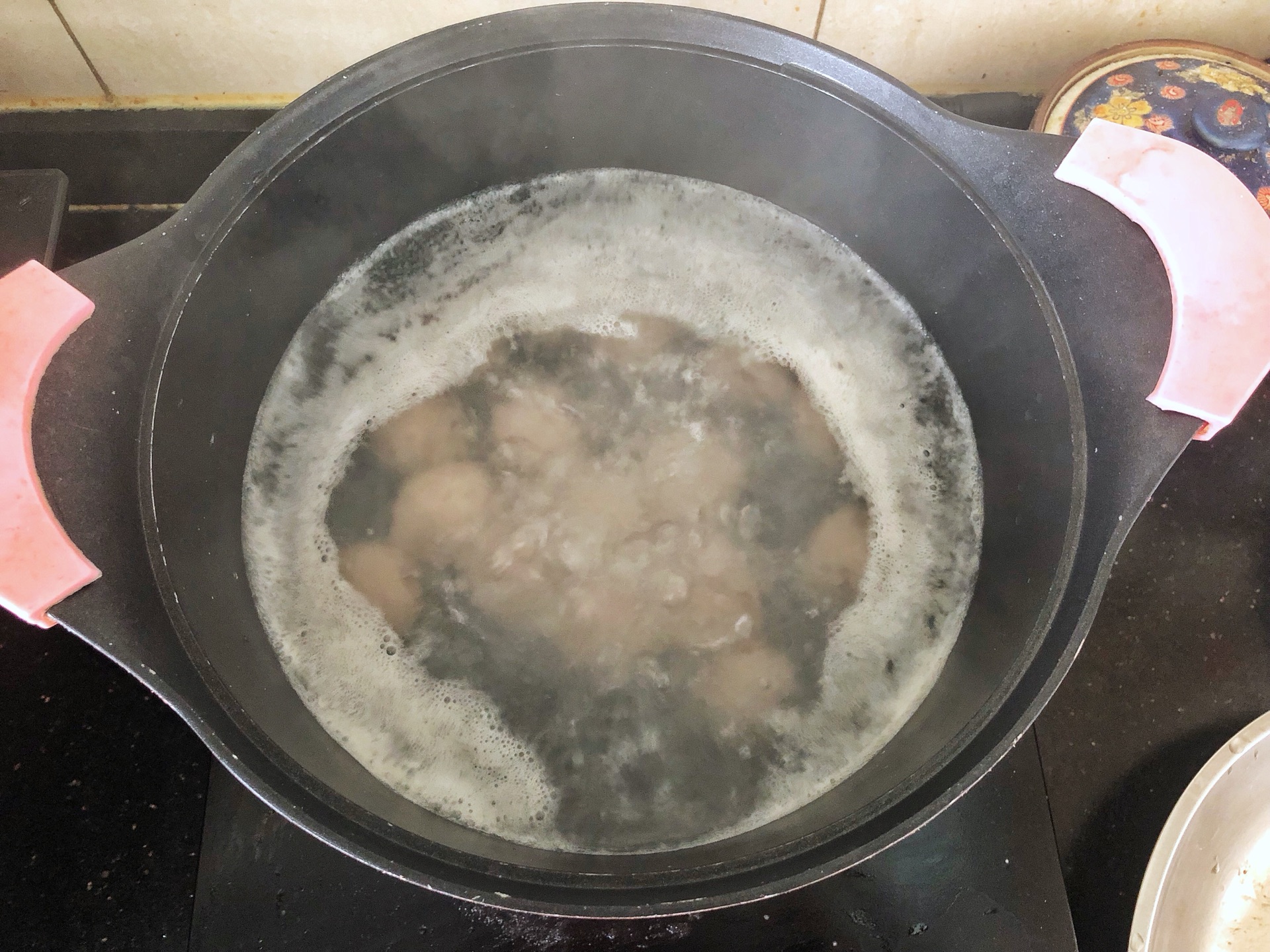 牛肉丸的做法和配料及配方（自制牛肉丸Q弹有嚼劲）