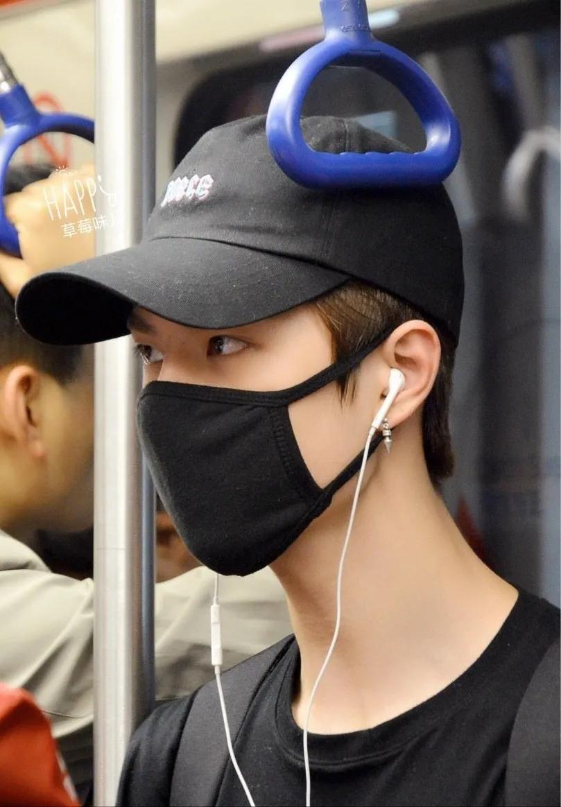 王一博没化妆也有点太好看啦