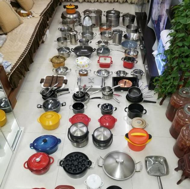 建议大家:除了微波炉,厨房有这5种锅就够了!其它都是白花钱