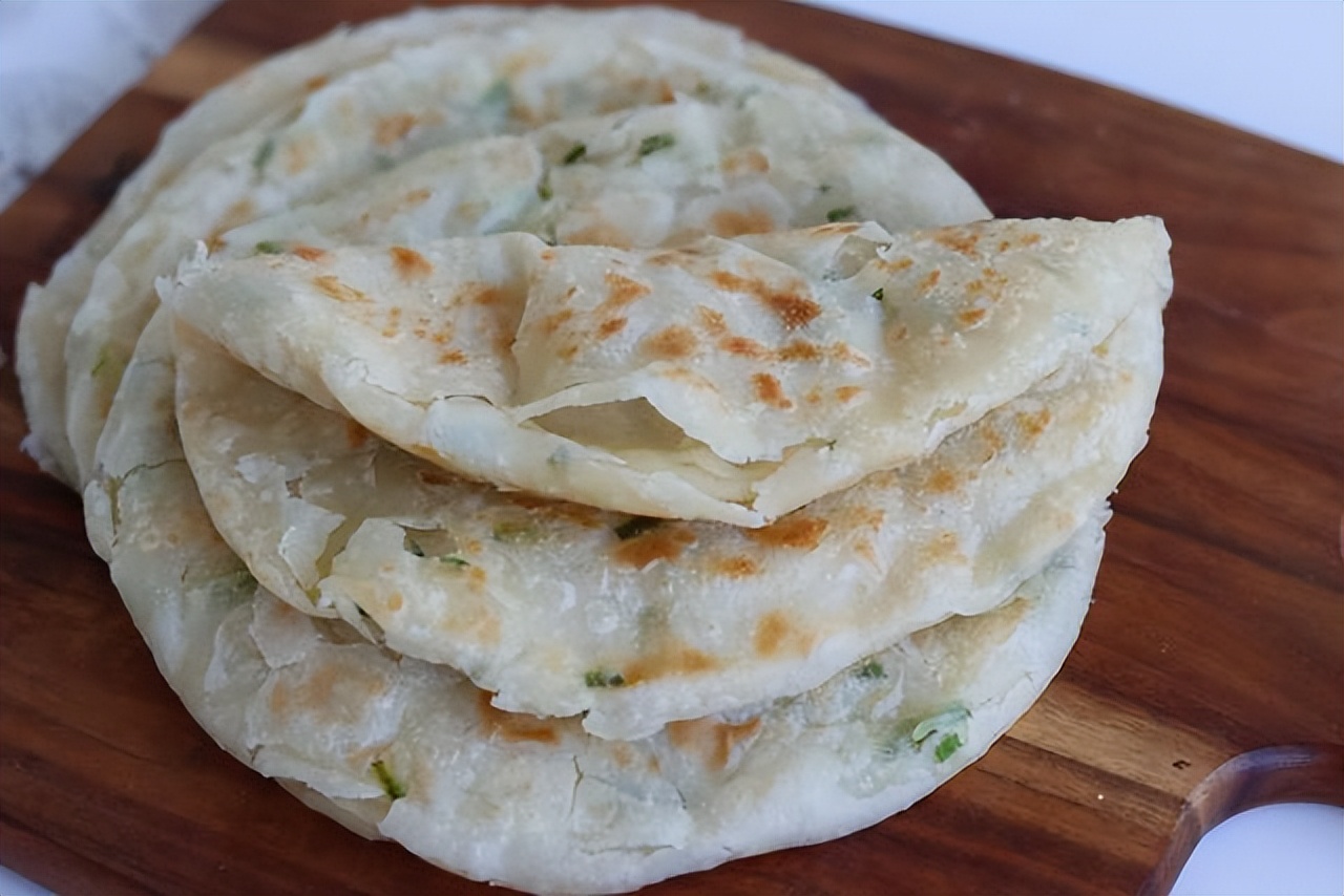 图片[1]-【葱花饼】做法步骤图  酥香层又多 凉了也不硬-起舞食谱网