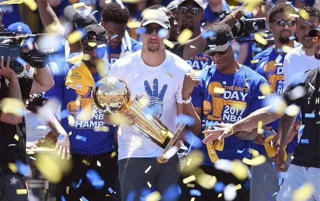 nba哪些人代言鞋子不贵（国内品牌签约的NBA球星一览，汤普森十年8000万美元性价比最高）