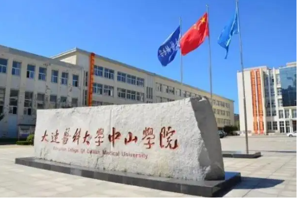 医学生晒自己大学时期，和从医十年的对比照，真的是越来越可靠了