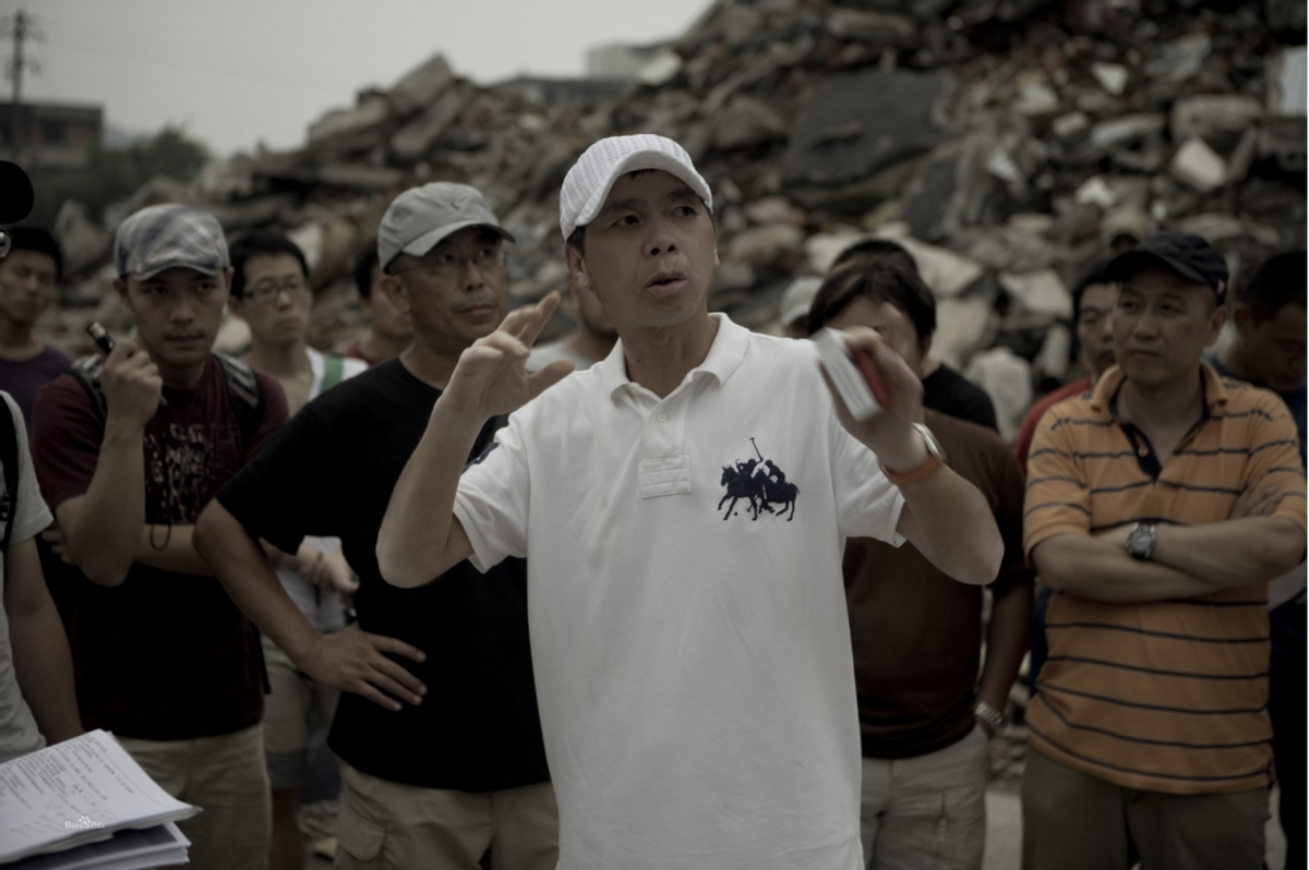 神秘的群演、张子枫的演技、冯导的卑微，成就了这部电影