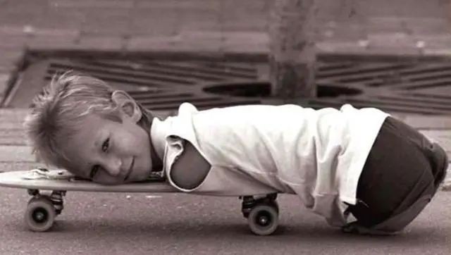 天生没有四肢,却娶娇妻5年生4娃的尼克·胡哲,是怎么做到的