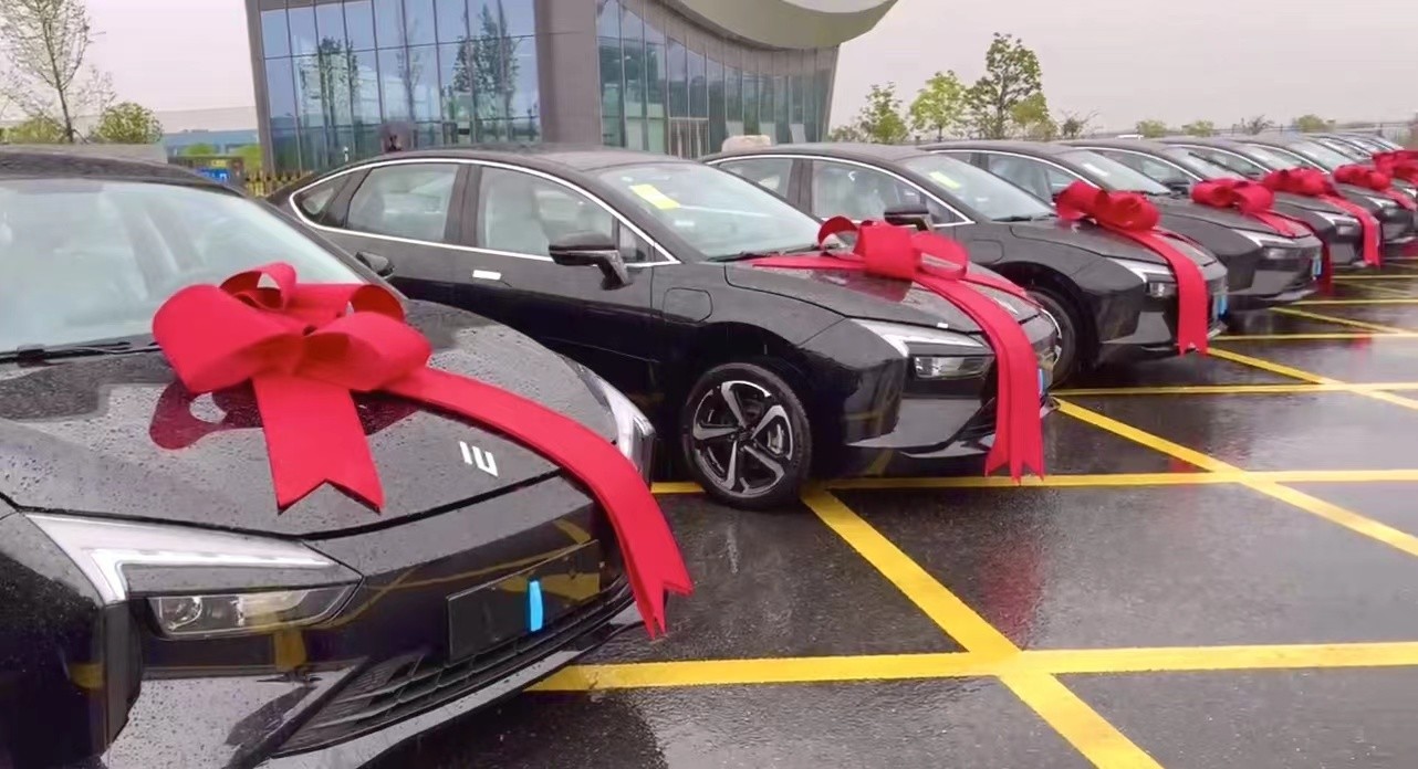 “羿马”当先 戎马智行 三匹马出行 雷诺江铃首批定制车辆成功交付