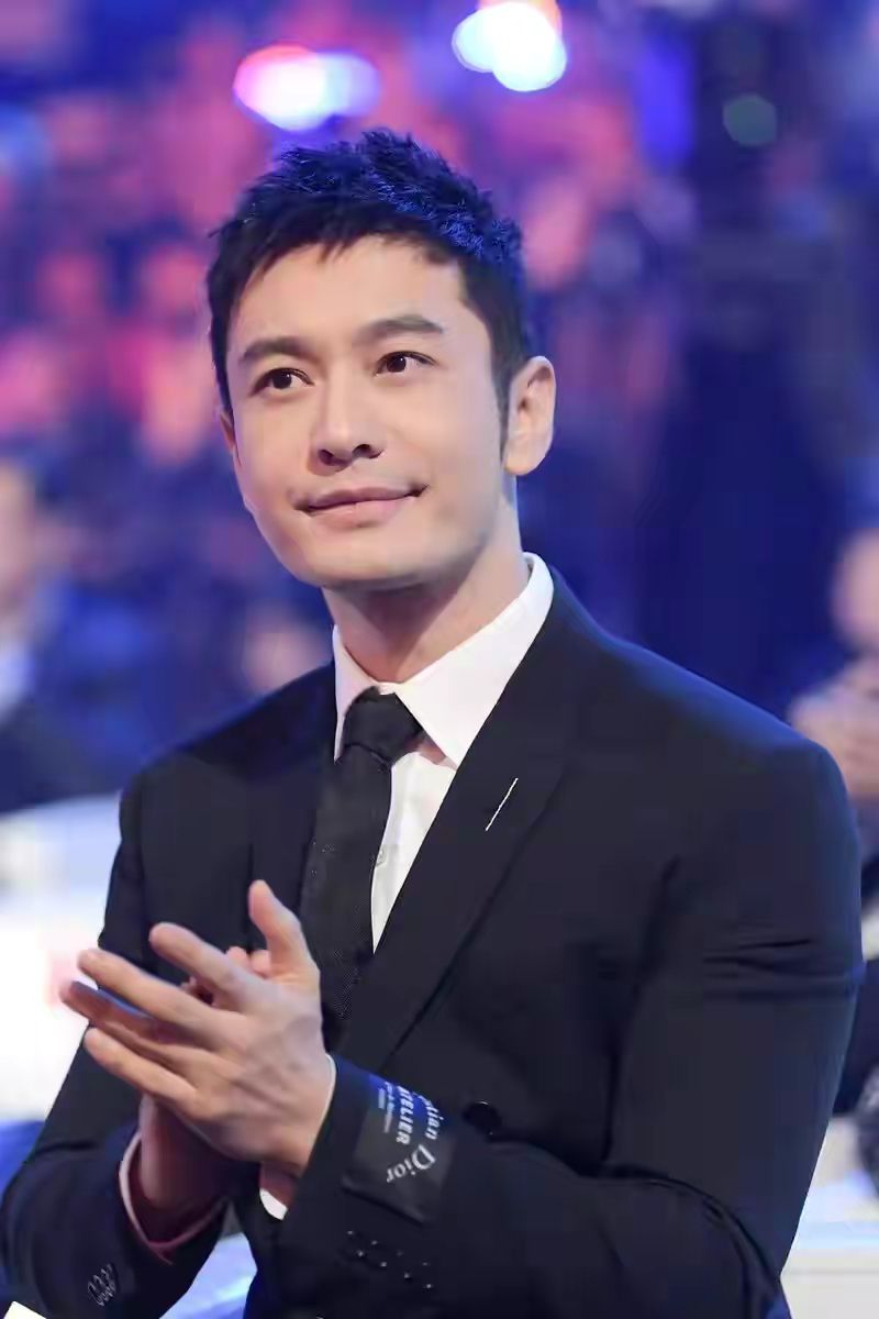 男人到了中年，尽量避开这3种发型，痞气又油腻，长得再帅也白搭