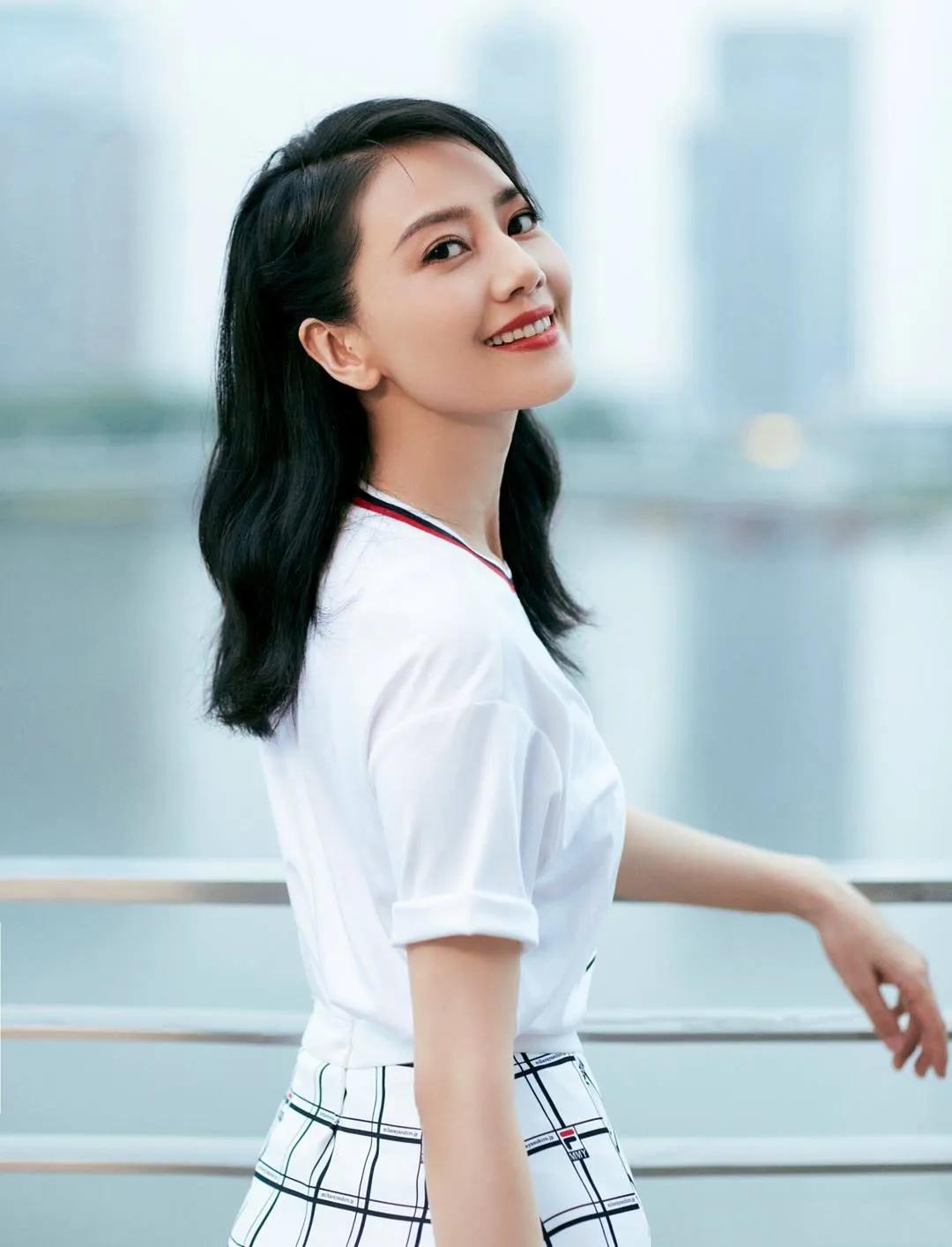 五位女明星素颜照，只有杨幂还凑乎，其他人几乎全翻车
