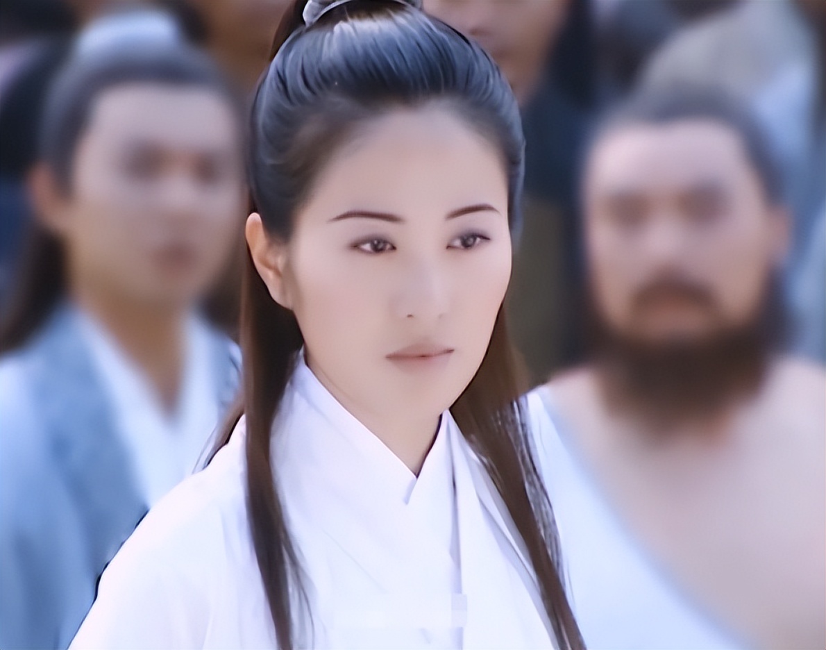 42岁叶璇近照曝光，模样大变嘴歪锥子脸，还撞脸多位女星