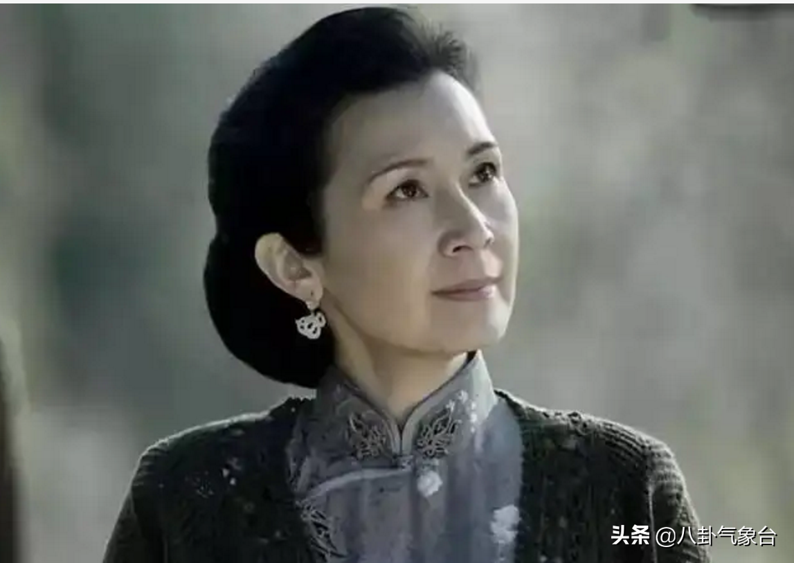 “气质美人”肖雄，将一生奉献给演艺事业，单身30年不后悔