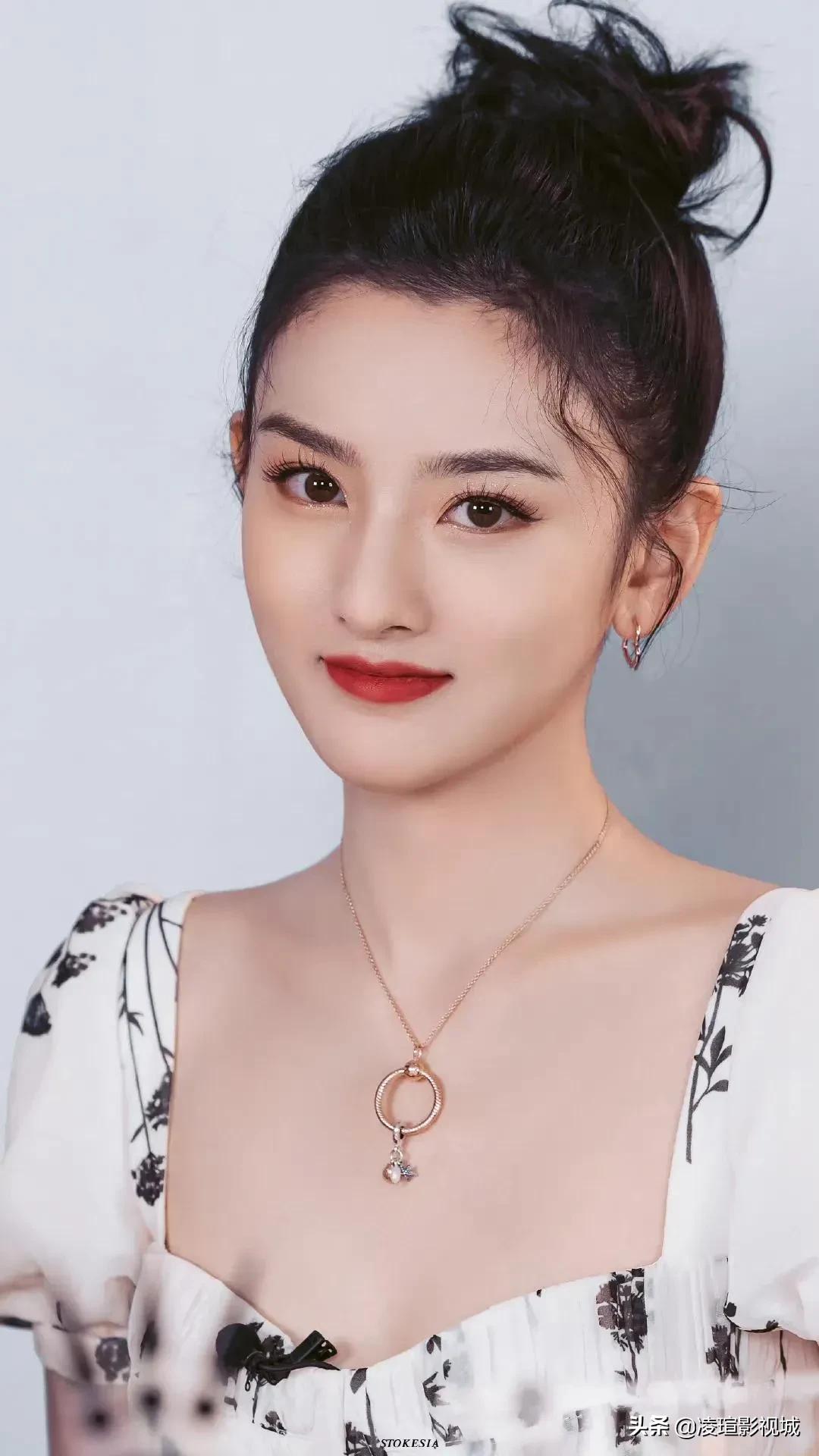 明星壁纸图片分享：宋祖儿（3）