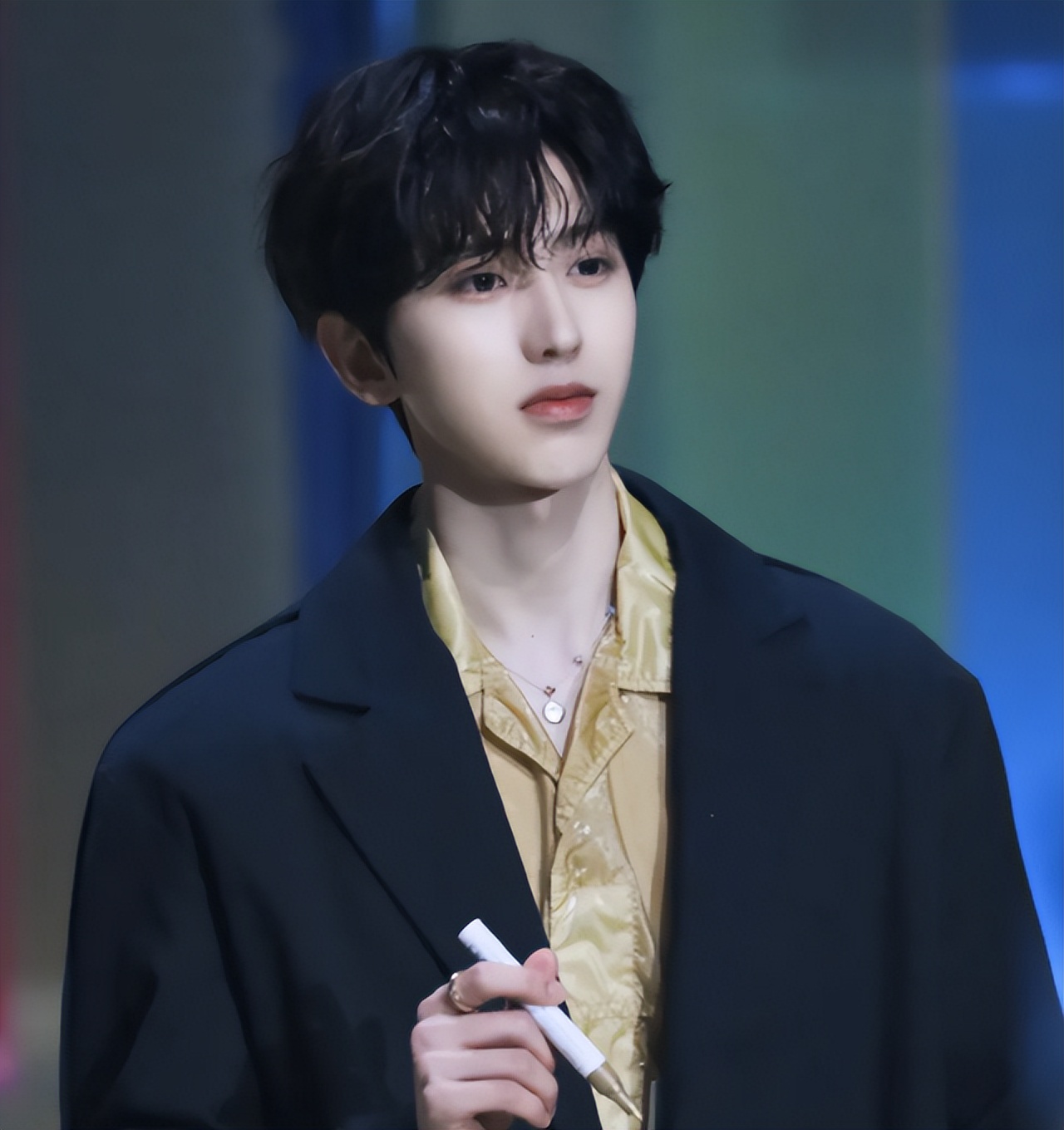 撕开练习生的遮羞布：有的负债累累，有的入狱，赔不起天价违约金