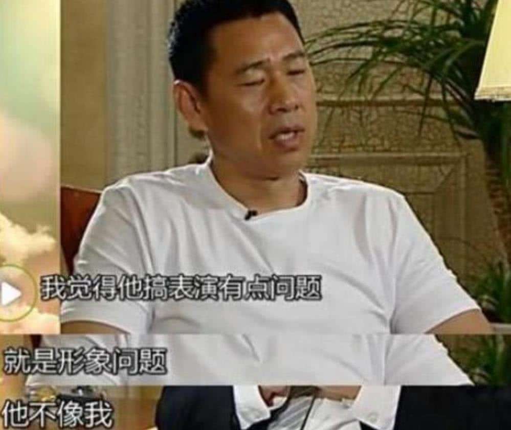 宁可为继女买百万豪车，也不参加儿子婚礼，张丰毅为啥这么做？
