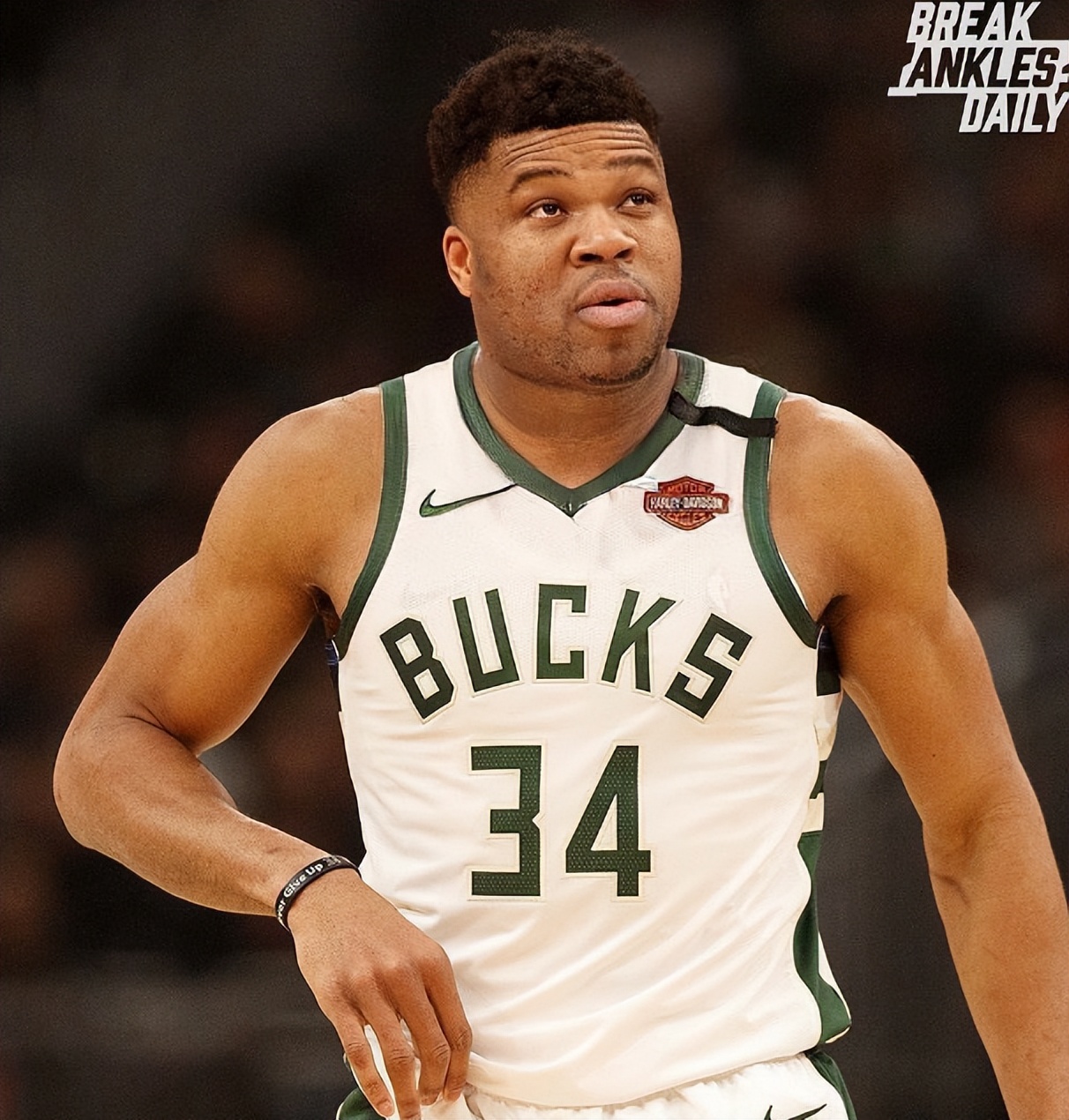 nba为什么会有胖子（NBA球星“发胖”照都啥样？詹姆斯变张飞 东契奇似狄仁杰）