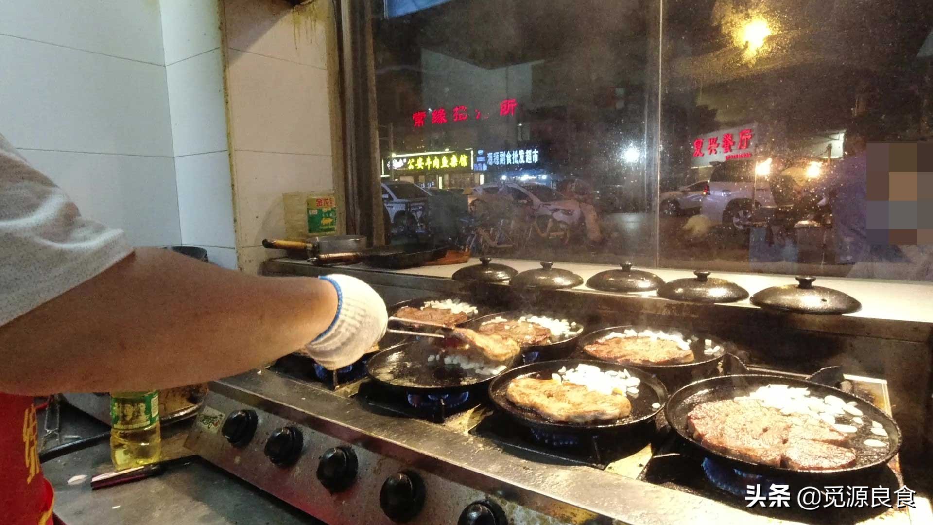 来武汉旅游，汉口这边的深夜美食推荐，这5家夜宵小吃店好吃不贵