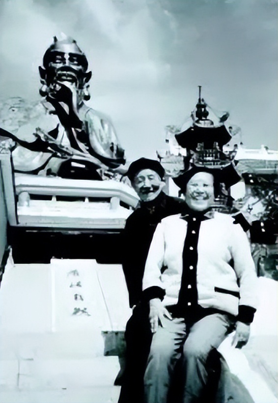 老贫农贪便宜娶二婚女大学生，家务全不会，8年后才知身份不简单