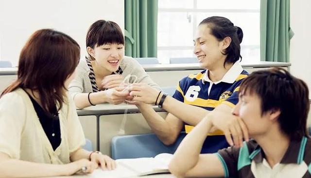 大学室友不愿AA买洗衣机，自掏腰包“上锁”使用，这样做有错吗？