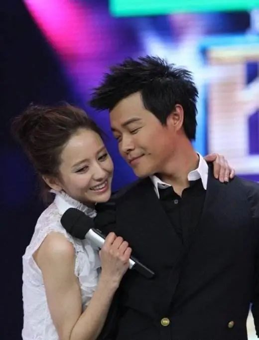 2021年，这10对明星夫妻相继离婚：是婚姻太难？还是娱乐圈太浊？