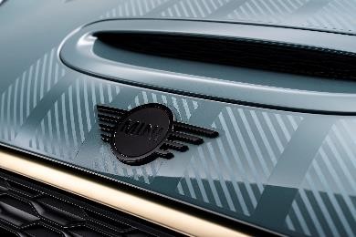 MINI全家族首次同步推出特别版车型，为不同人群提供多元个性选择