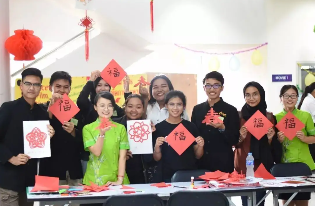 2022本科“红牌专业”公布，就业难度大，考生选择要慎重