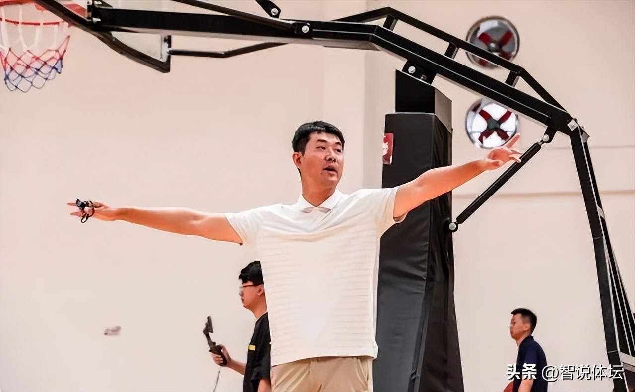 王仕鹏cba哪个队（走马上任，39岁王仕鹏走上新岗位，薪酬曝光，他没让杜锋失望）