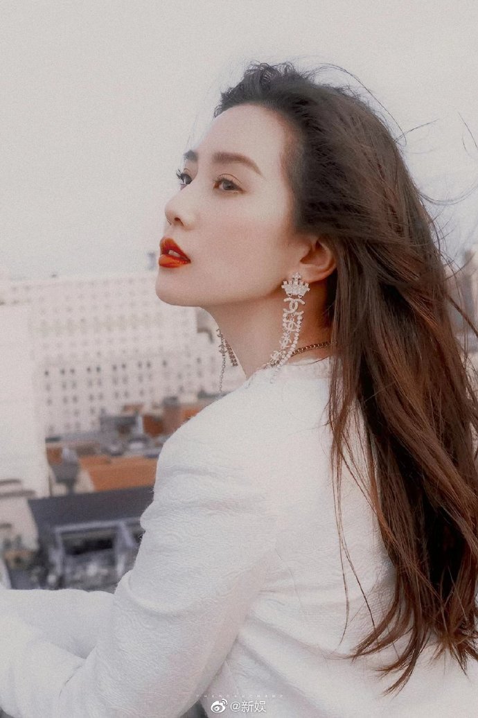娱乐圈最干净的女明星!嫁给吴奇隆成10亿阔太!刘诗诗写真赏