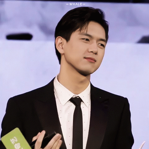 李现 演员 明星 帅哥 腹肌 竖屏壁纸