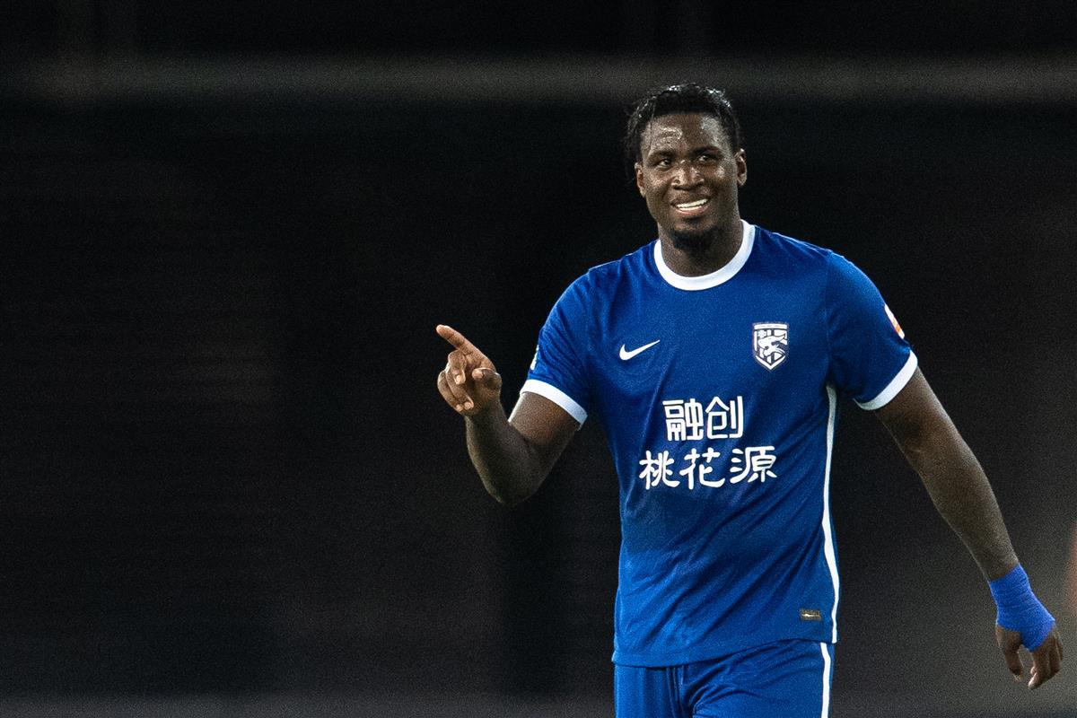 什么卫视直播中超（今天CCTV5直播！马宁担任主裁判！中超天王山之战，一触即发）