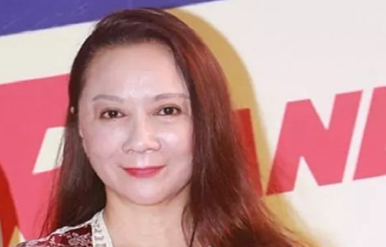 “畸形脸、电风扇脸”，10位整容过度的女星，有人直接命丧手术台